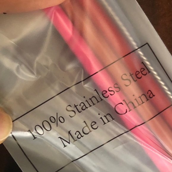 New MAC Sustainable Straw Set & Pouch ♥️💗❤️ - Picture 8 of 9